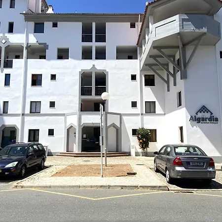 7 With Pool By Homing Apartment *